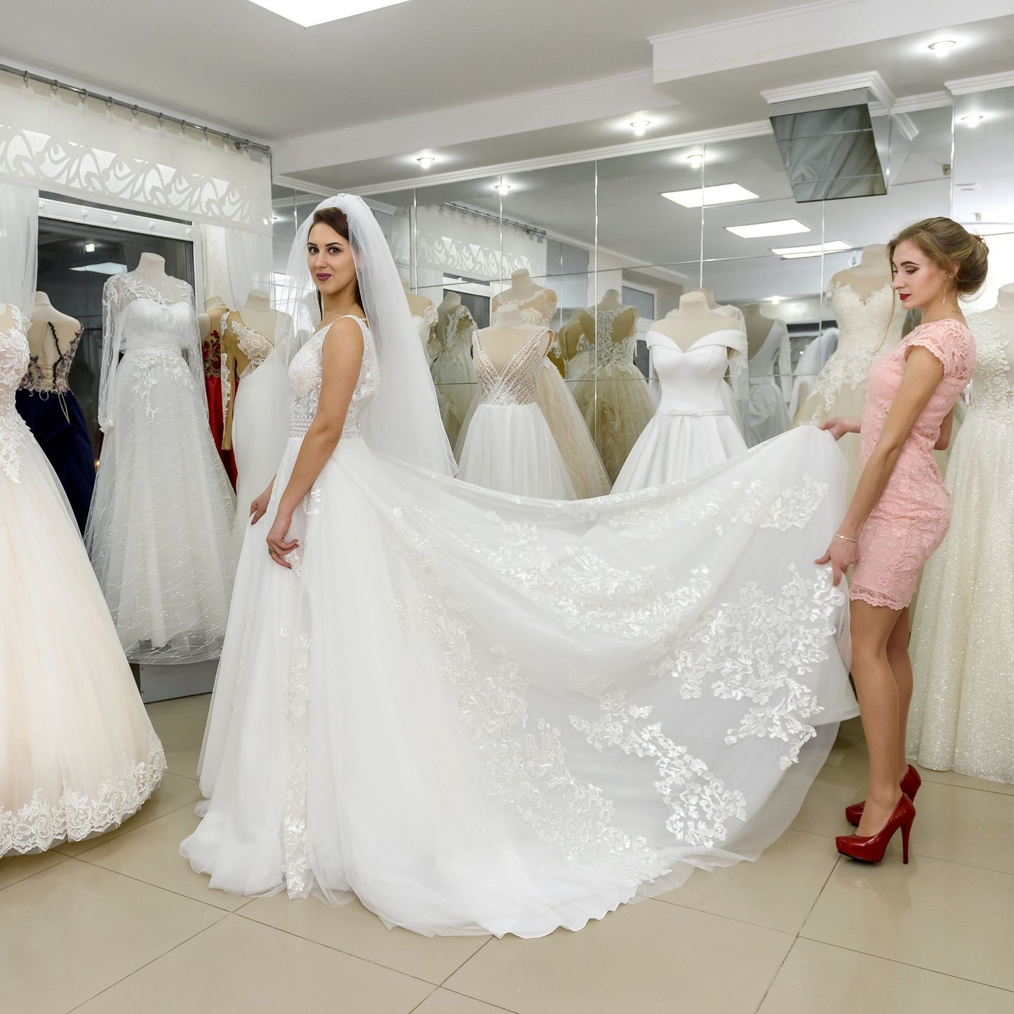 Olga Events wedding planner in Dubai. A full-service event design & planning company. Wedding coordination, wedding timeline &n schedule. Party organizing, event management, vendor coordination. Party planner & hostessing. Full Event Planning Package