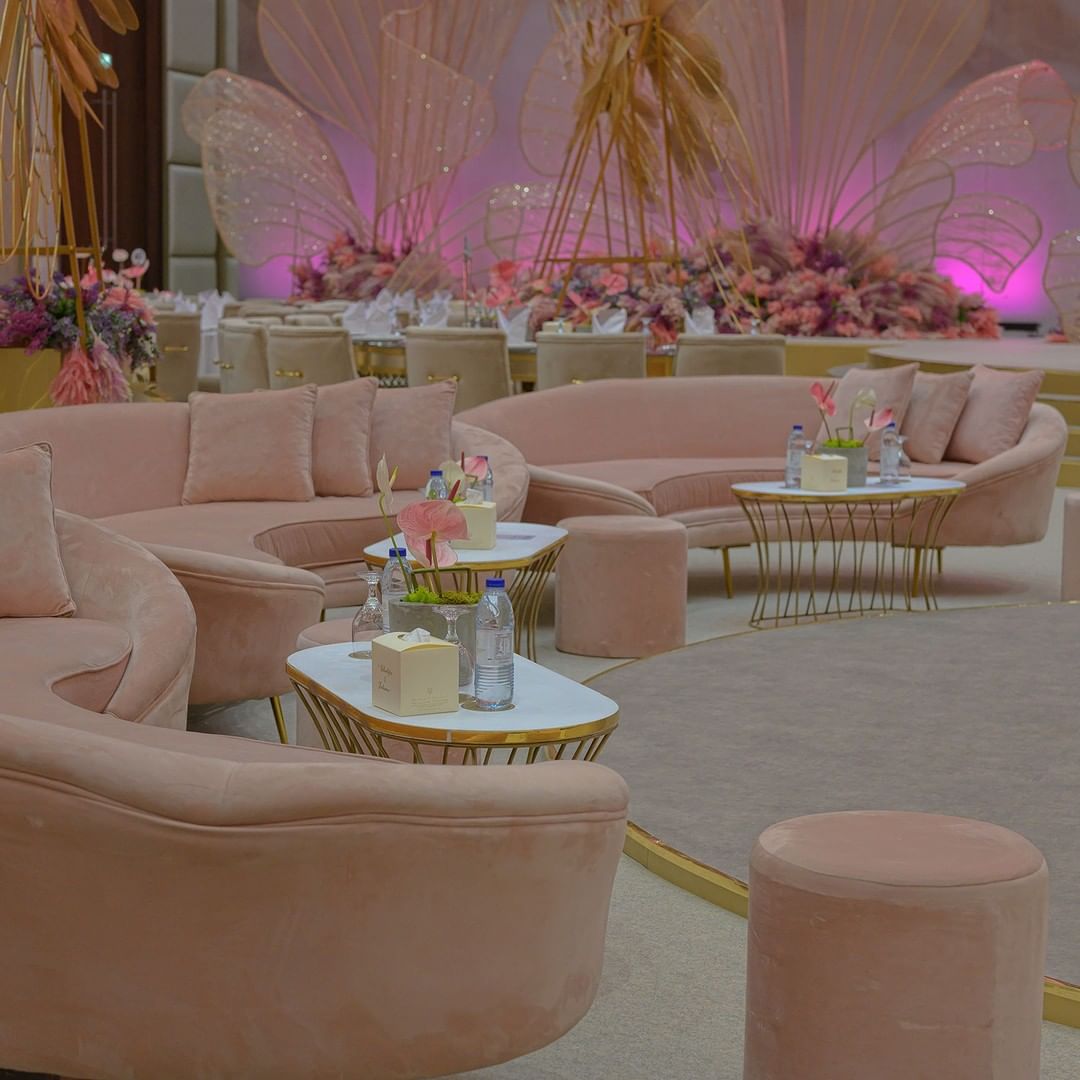 OASIS LOVESEAT VELVET 3 SEATS LOUNGE CURVE PINK SOFA