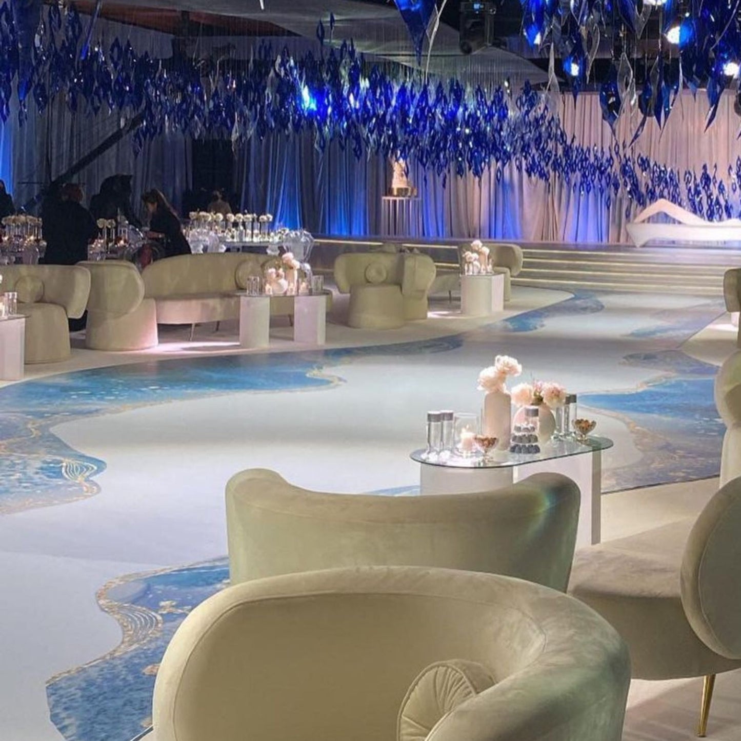 SET OF 3 STAGE ROUND DANCE FLOOR CATWALK UP TO 110SQM