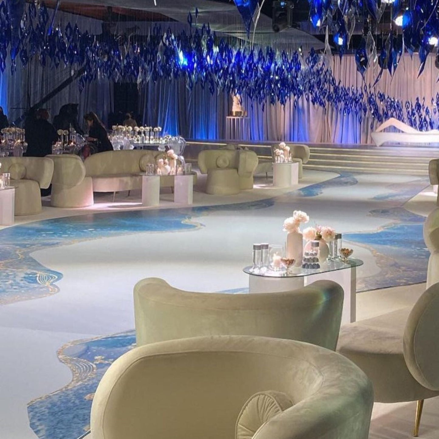 SET OF 3 STAGE ROUND DANCE FLOOR CATWALK UP TO 90SQM
