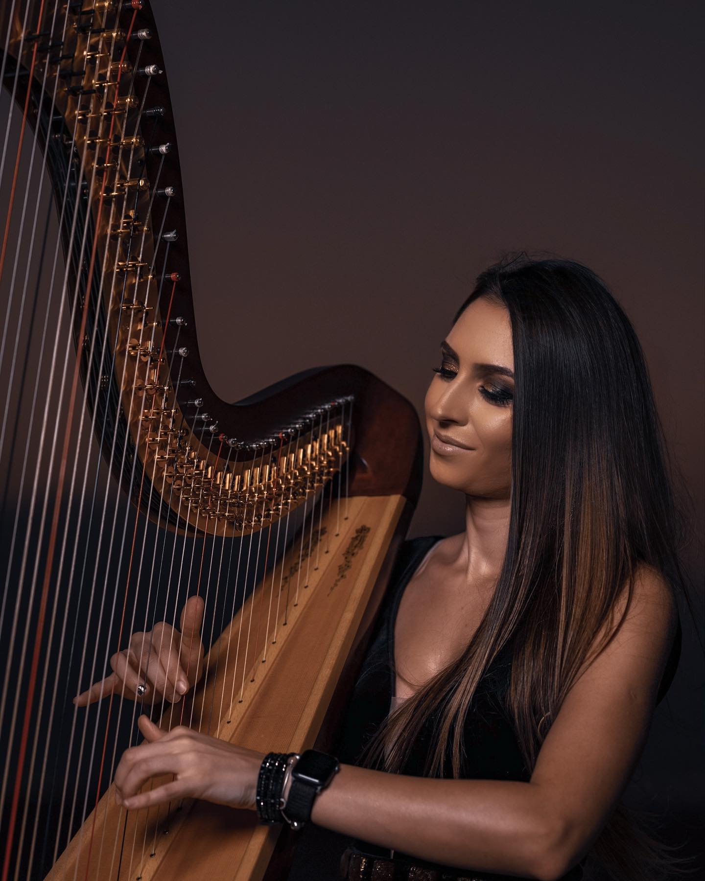 HARPIST KATERINA
