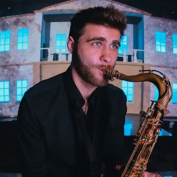 SAXOPHONIST VICO