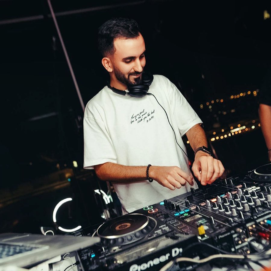DJ ZEE ARABIC ENGLISH & SOUND SYSTEM