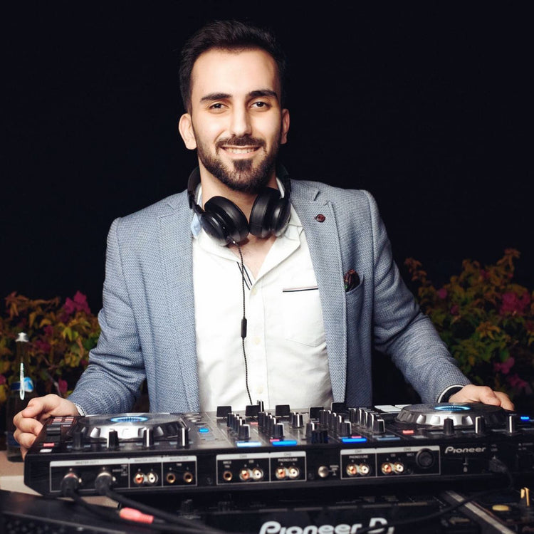 DJ ZIAD ARABIC ENGLISH & SOUND SYSTEM