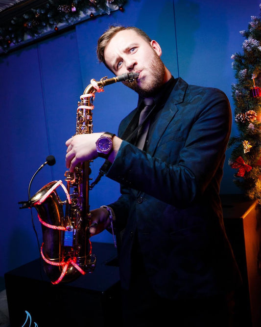 SAXOPHONIST DENIS
