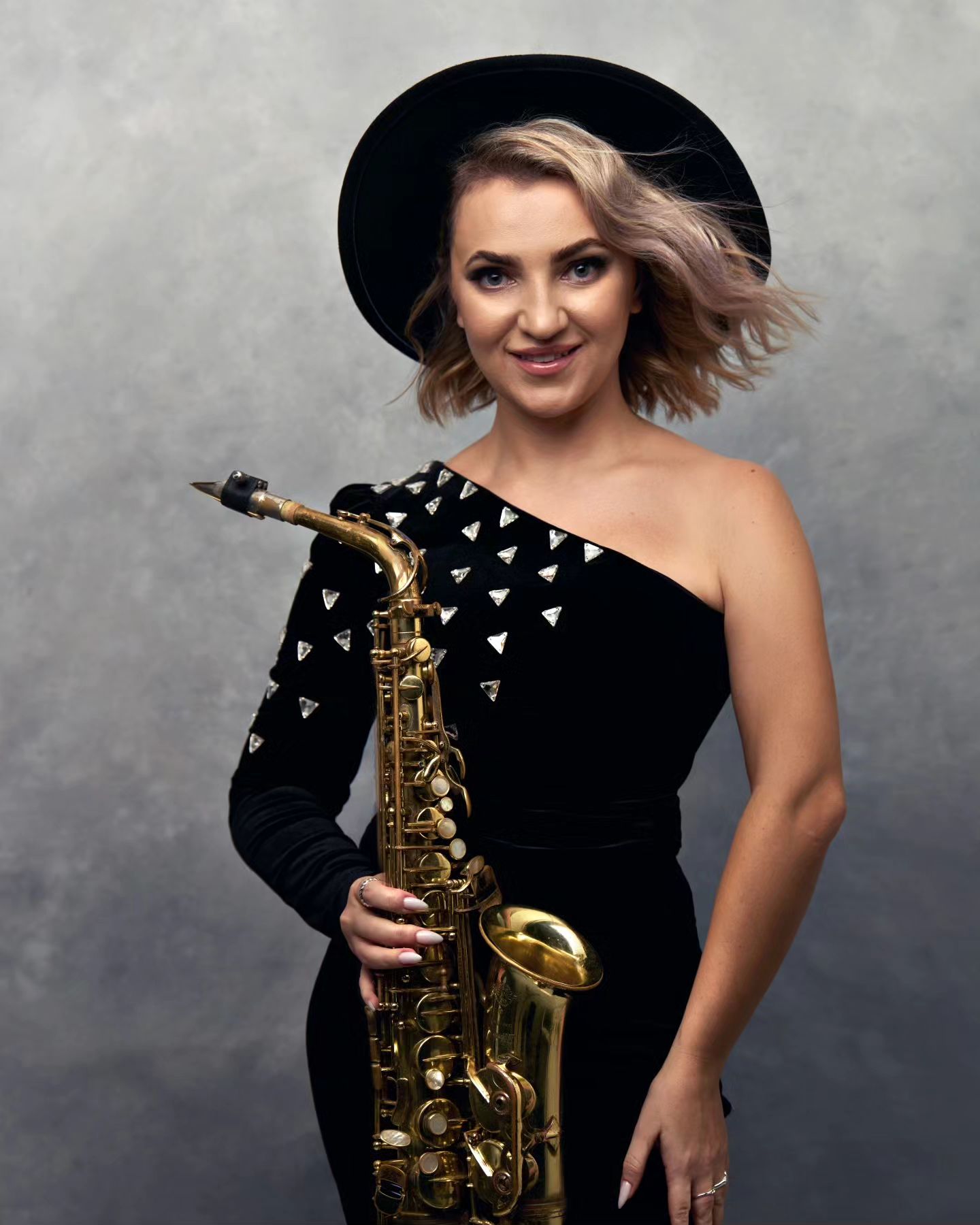 SAXOPHONIST VRASH