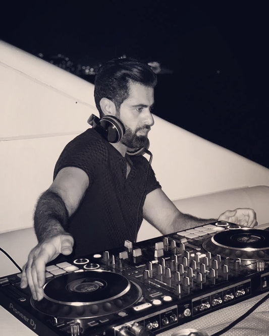 DJ AHMED ARABIC ENGLISH & SOUND SYSTEM